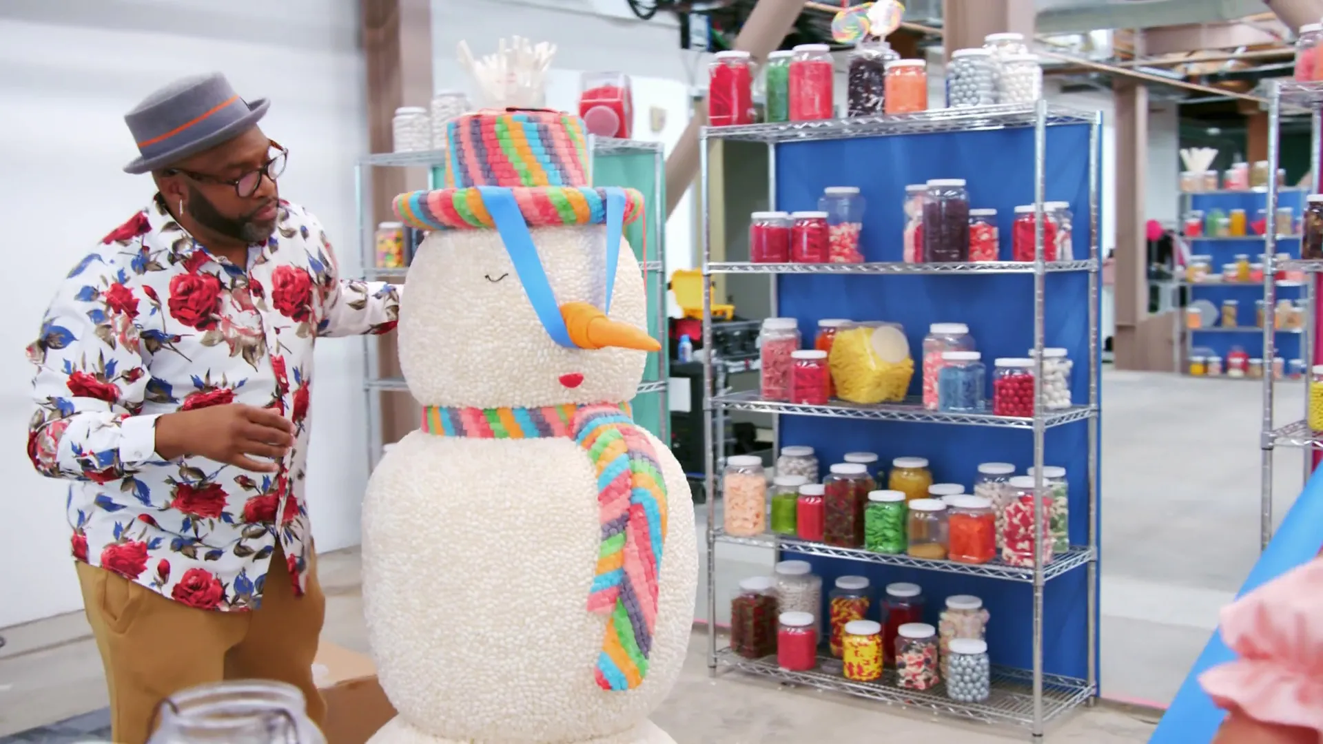 thumbnail - S1:E4 Home for the Holidays