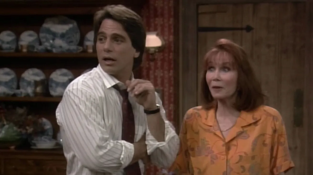 thumbnail - S7:E1 Ridiculous Liaisons