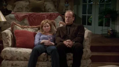 thumbnail - S11:E20 And Frasier Makes Three