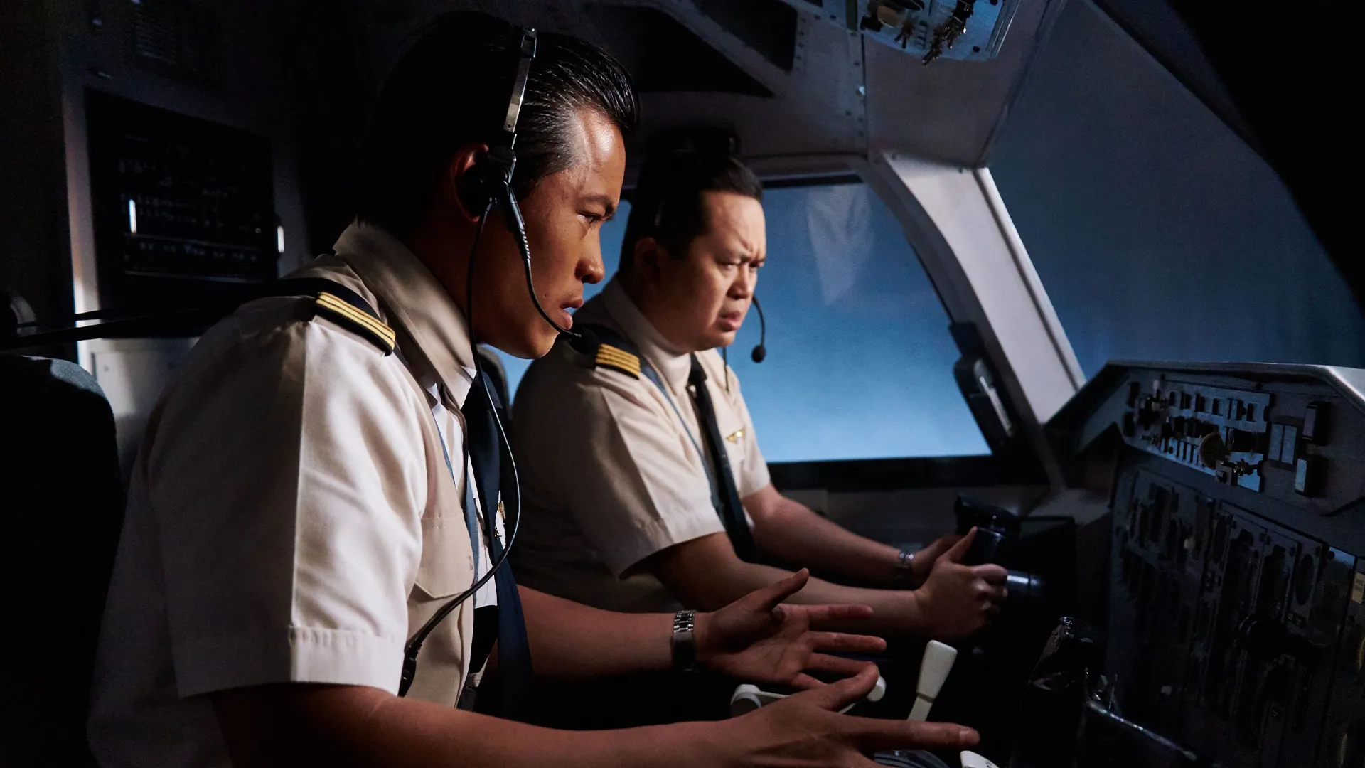 thumbnail - ซีซัน15: ตอน8 รันเวย์แม่น้ำ