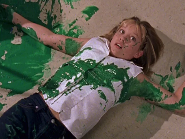 thumbnail - S1:E2 Picture Day