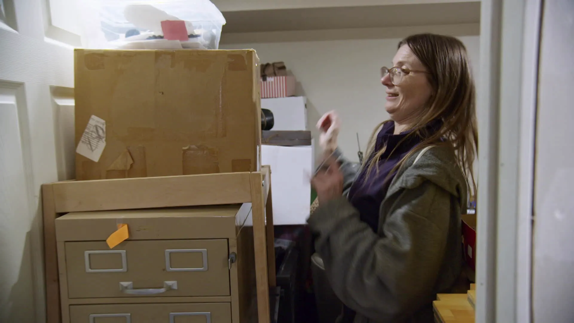 thumbnail - S16:E8 Christine