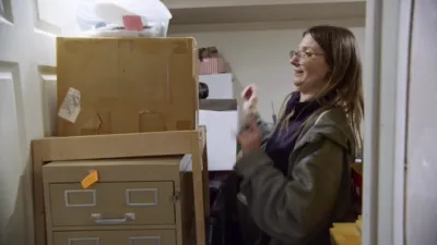 thumbnail - S16:E8 Christine