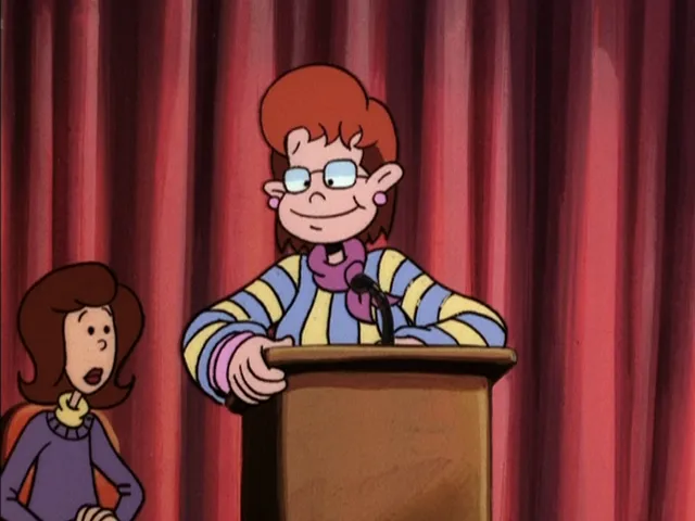 thumbnail - S3:E8 Def Comedy Mom / Career Daze