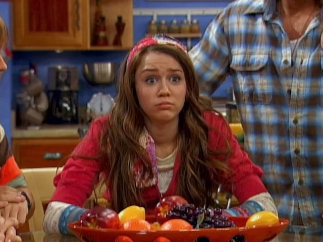 thumbnail - S2：第5話「夢で再会」