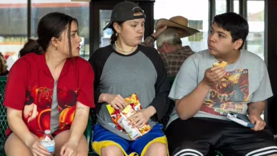 thumbnail - S3:E1 BUSSIN'