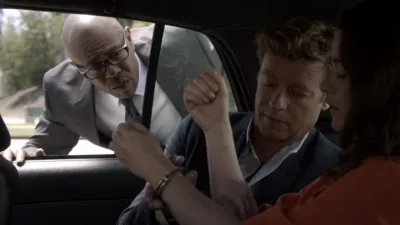 thumbnail - S7:E2 The Greybar Hotel