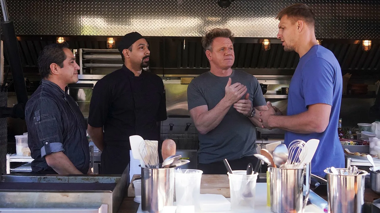 thumbnail - S3:E7 The Park Restaurant & Bar