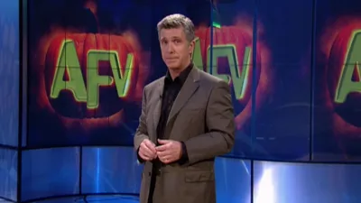 thumbnail - S18:E4 Halloween, Instant Karma, and Scared Stupid