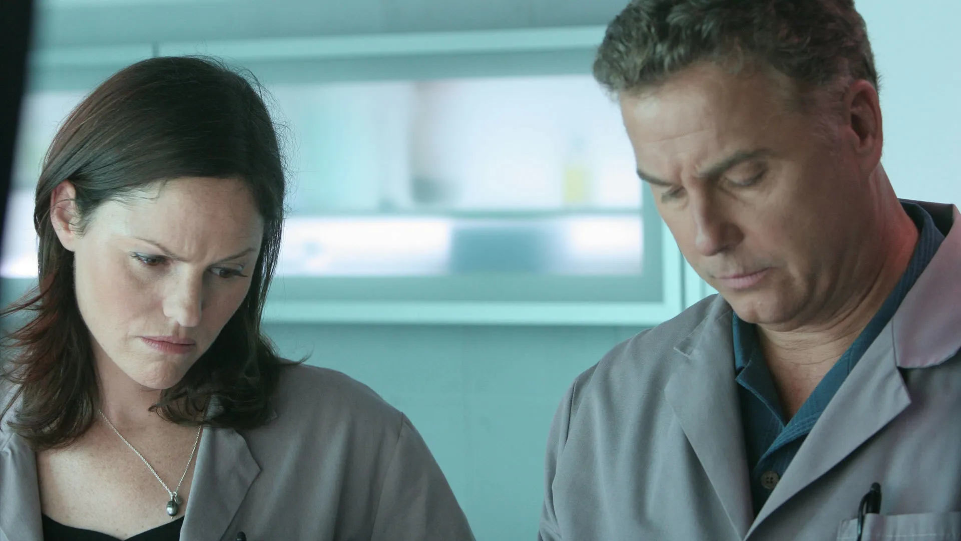 thumbnail - S7:E5 Double-Cross
