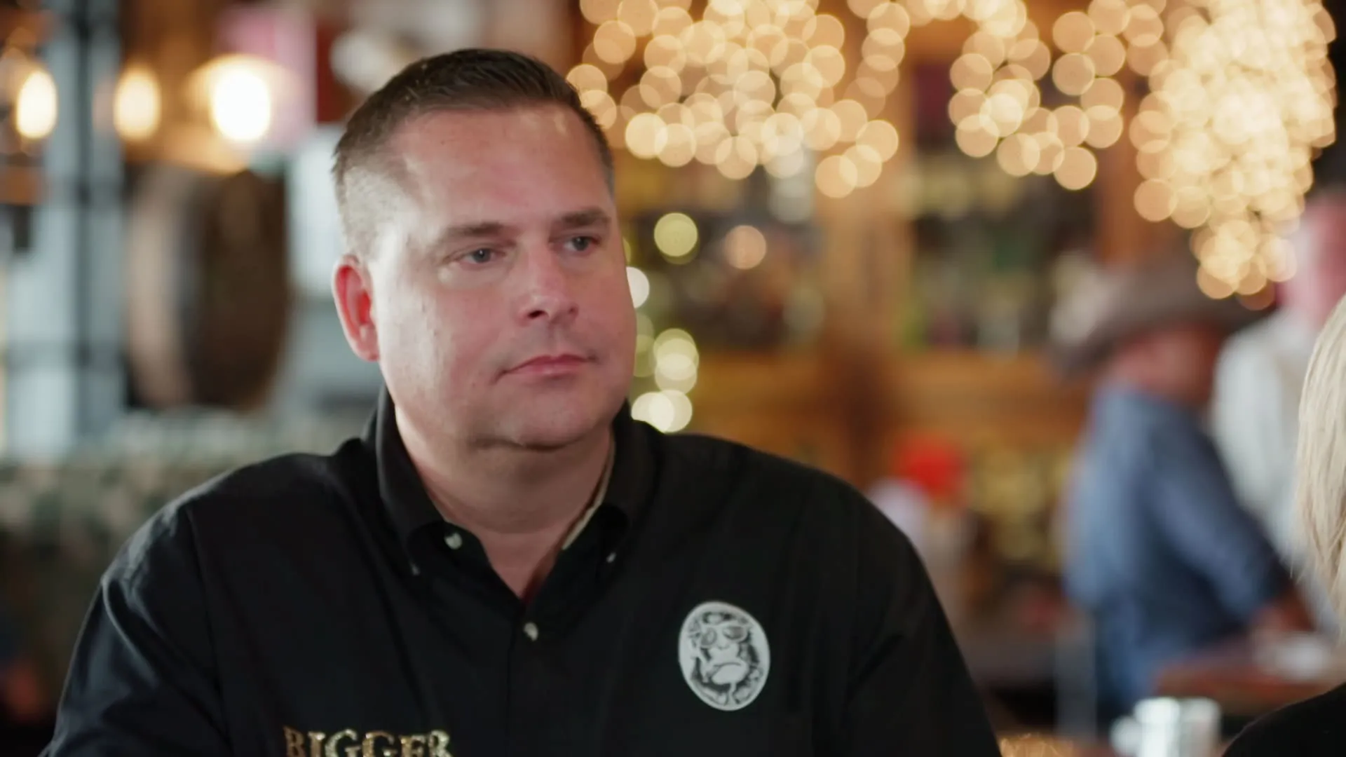 thumbnail - S1:E9 Meet the Families