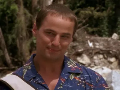 thumbnail - S3:E10 Earth 101