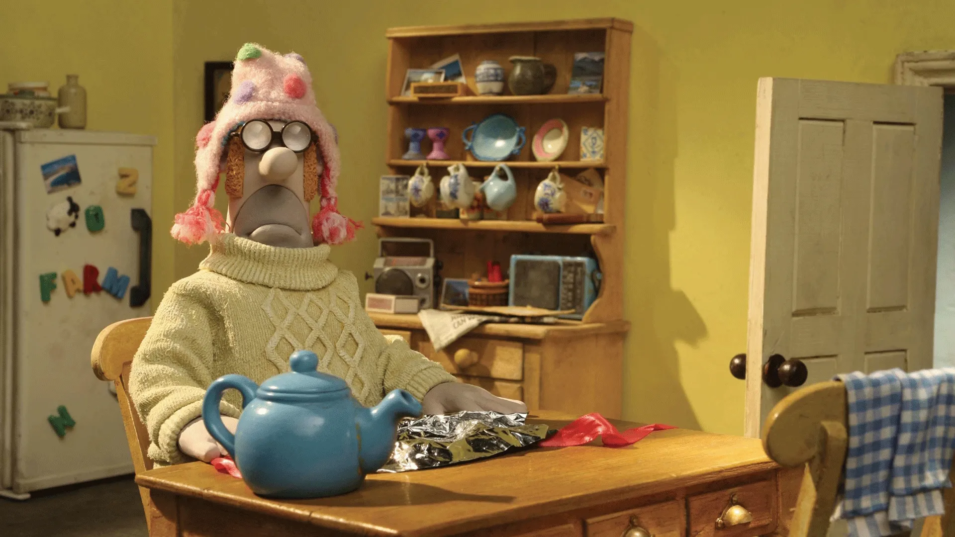 thumbnail - S2:E13 Bitzer's New Hat