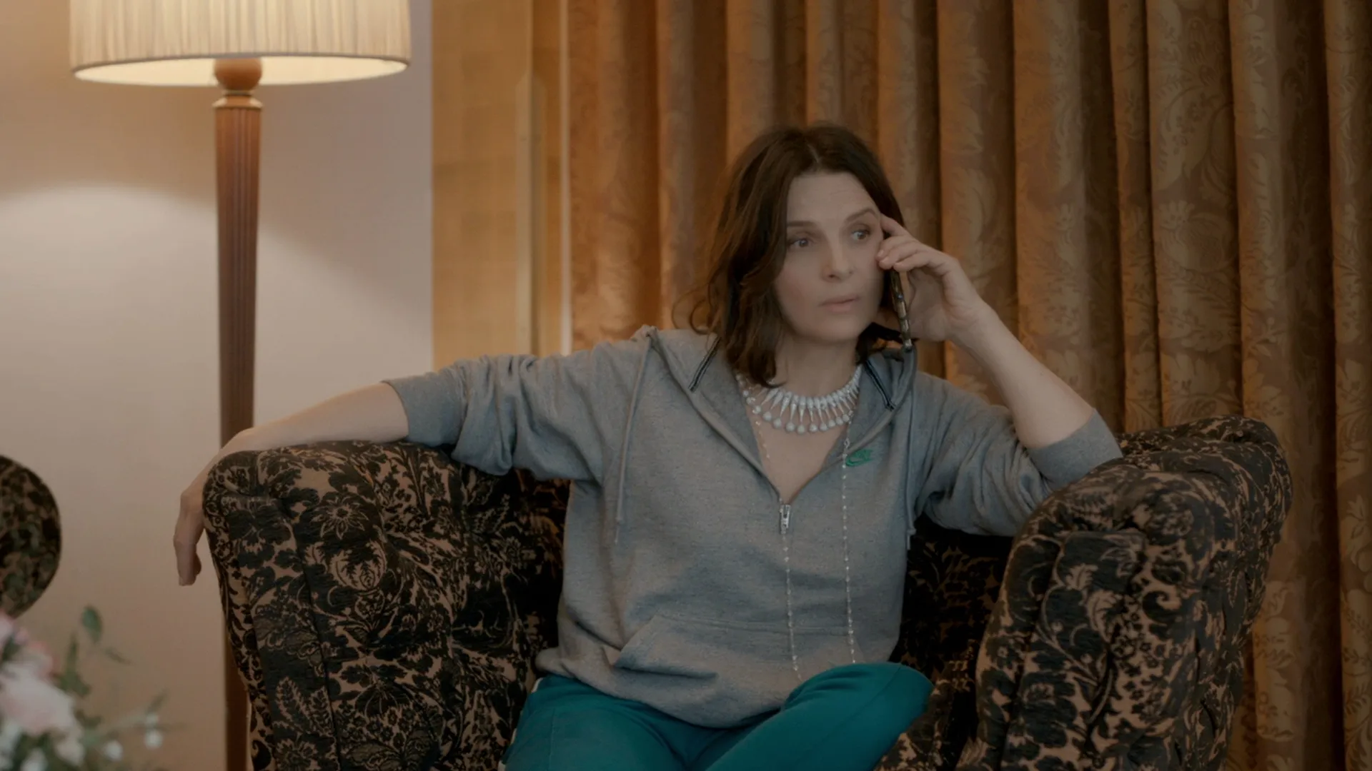 thumbnail - S2:F6 Juliette Binoche