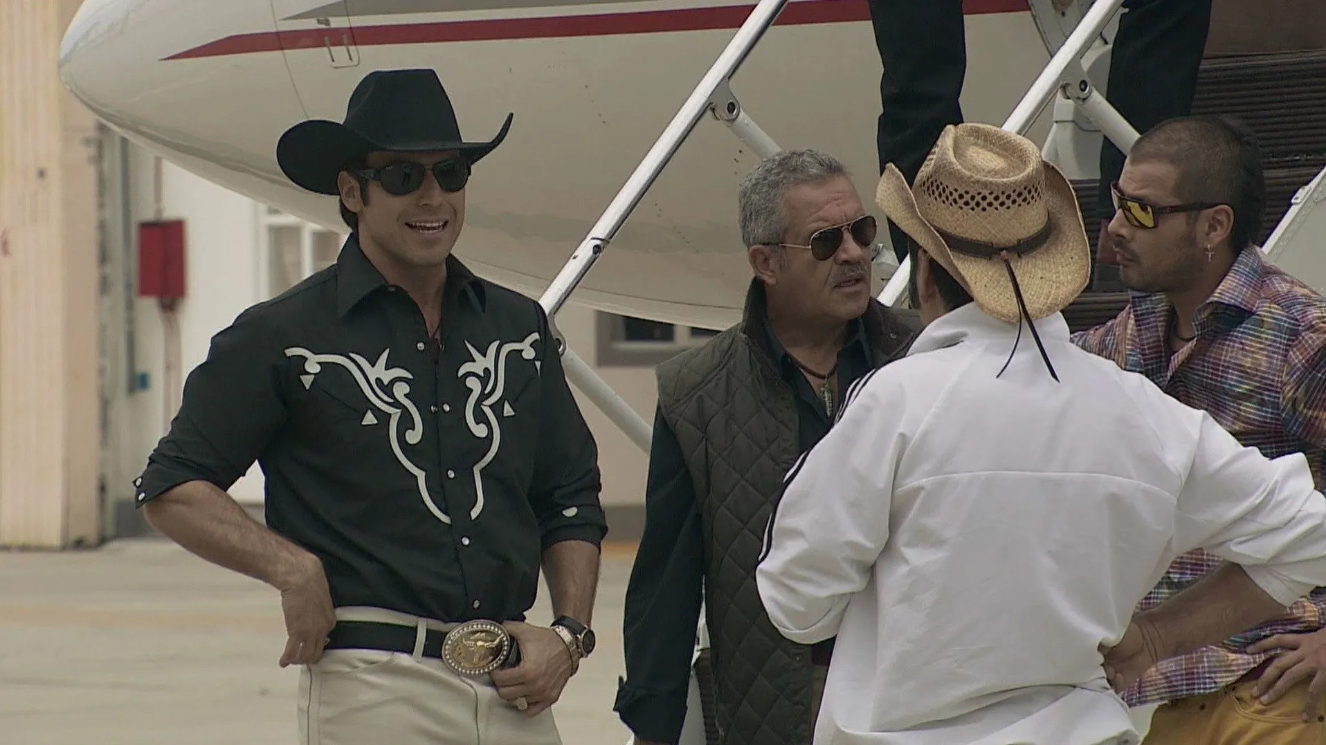 thumbnail - S1:E9 Pacto de narcos