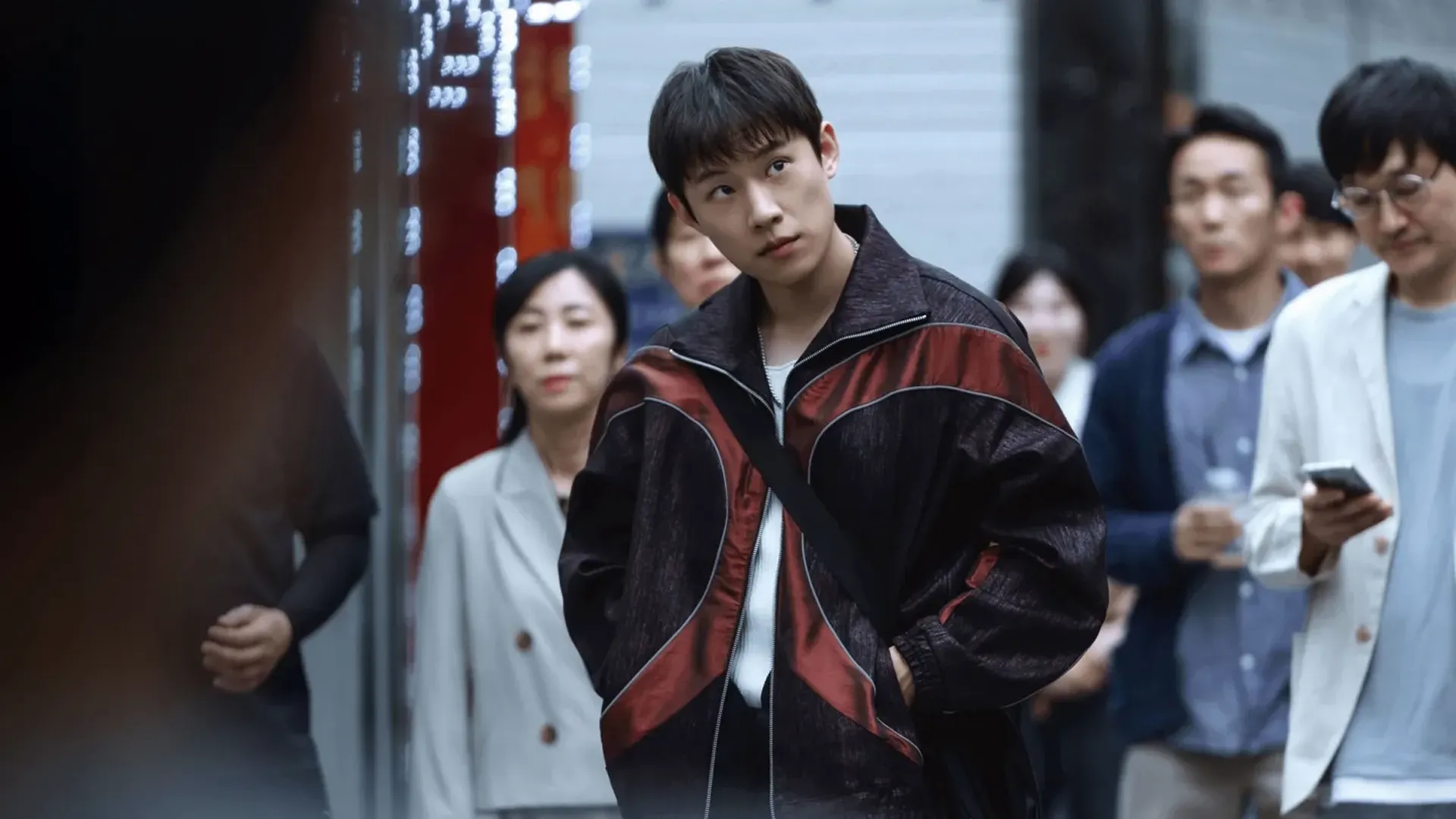 Kim Sung Cheol as Jang Wook in Gold Land