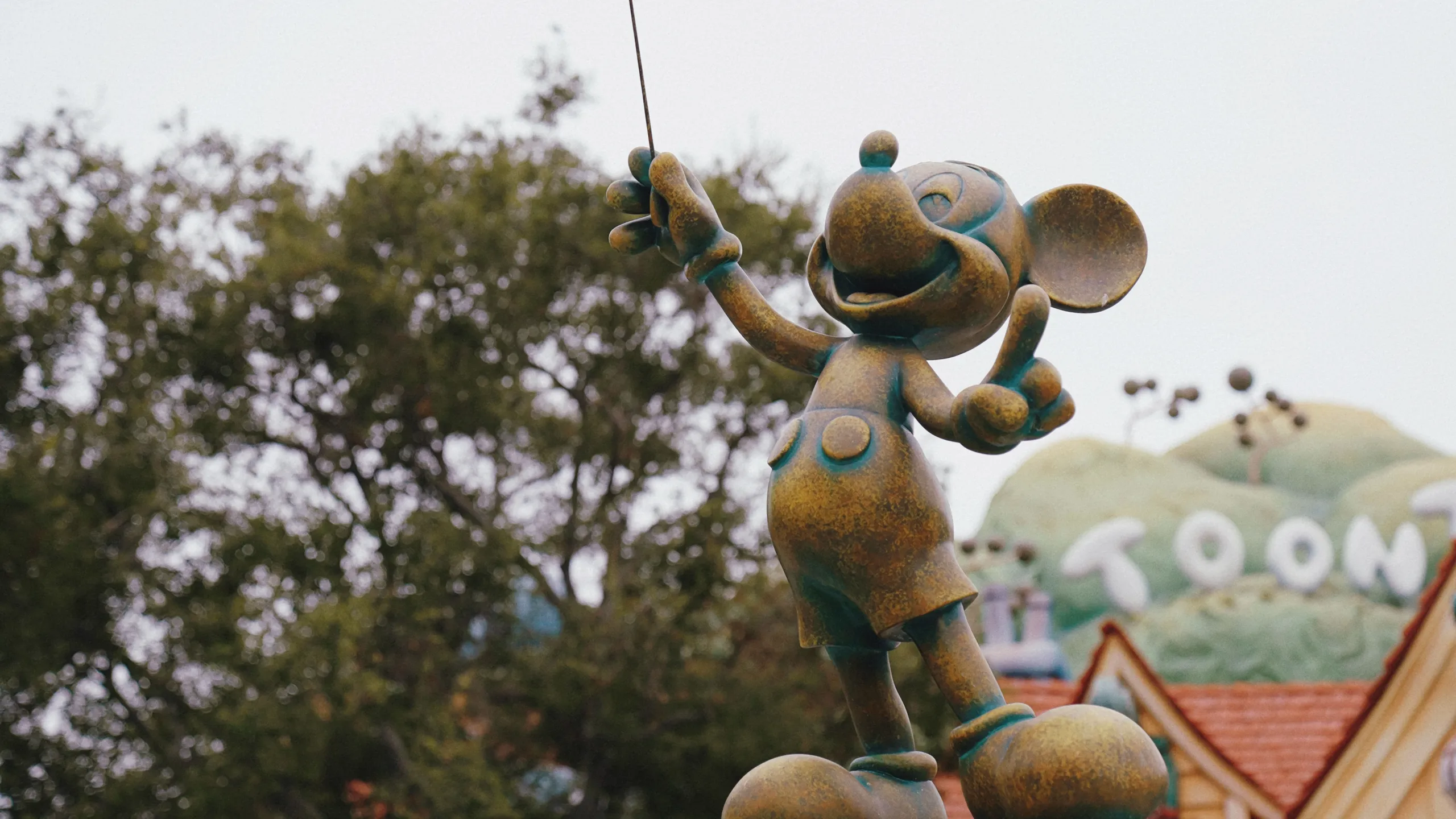 thumbnail - S1:E10 Nat Geo's Map Makers, Remy’s Ratatouille Adventure, Mickey’s New Funhouse