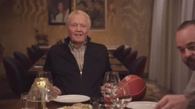 thumbnail - S23:E10 The Champ Pays a Call