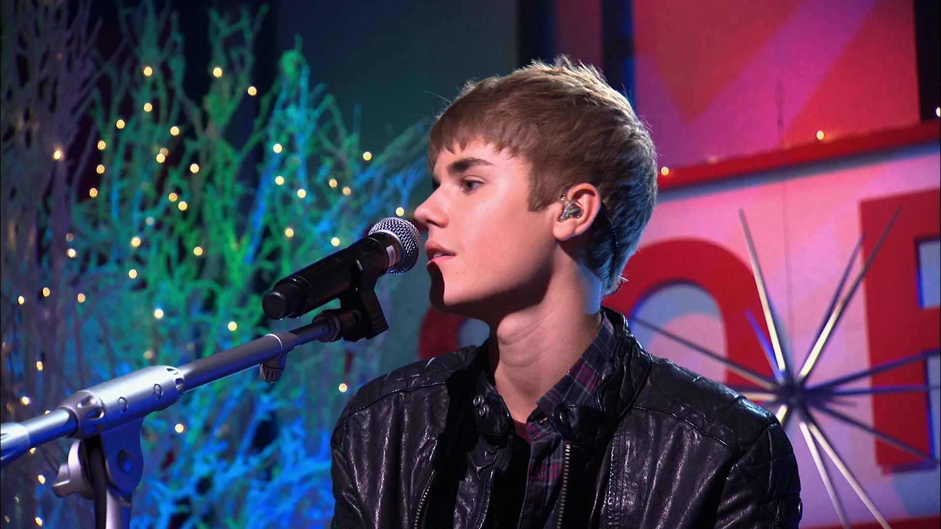 thumbnail - S1:E18 Musical Guest: Justin Bieber