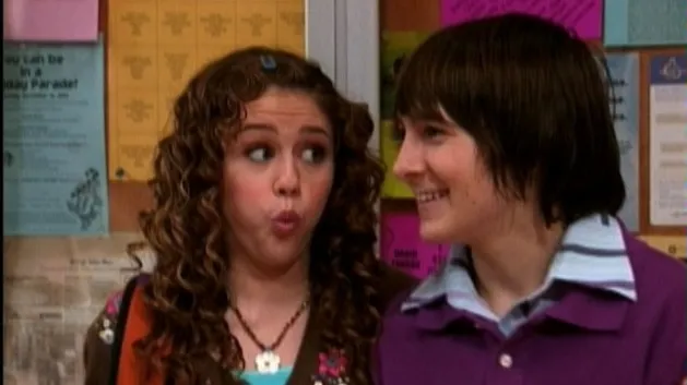 thumbnail - S1:E2 Miley Get Your Gum