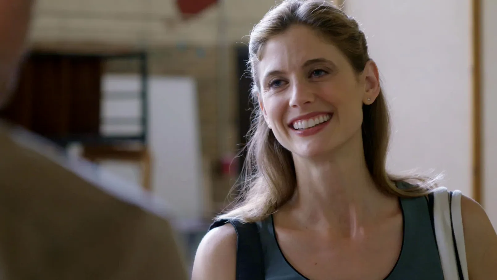 thumbnail - S1:E1 Shattered Image