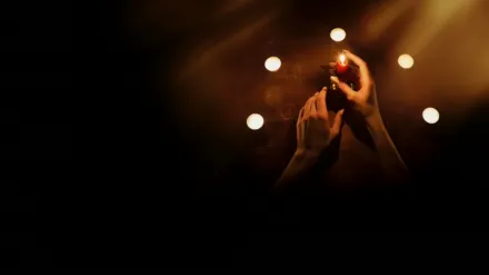 A Séance With Lisa Rinna