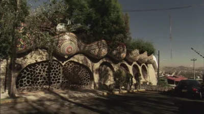 thumbnail - S1:E3 Cliffside, Container, Whale