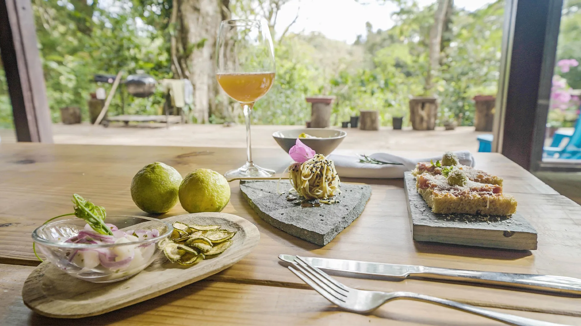 thumbnail - S1:E1 Panama's Cloud Forest Kitchen