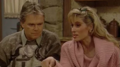 thumbnail - S8:E9 Grandmommie Dearest