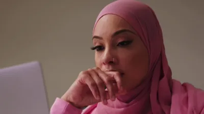 thumbnail - S7:E6 Outta My System