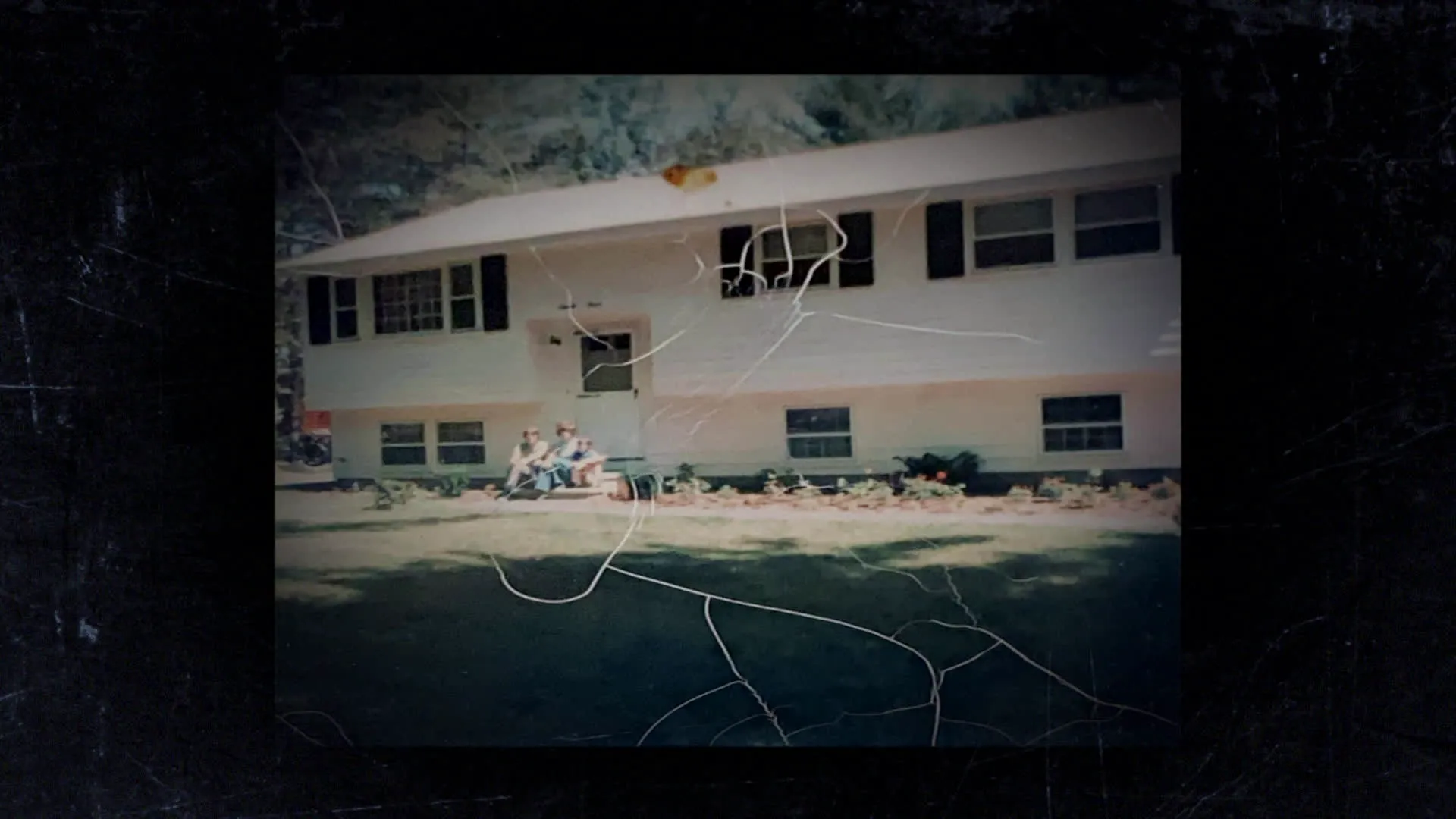 thumbnail - S1:E2 Footsteps in the Attic
