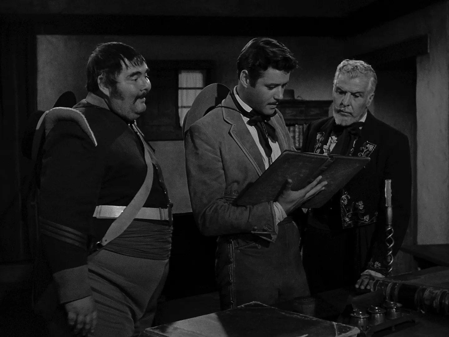 thumbnail - S2:E23 The Brooch