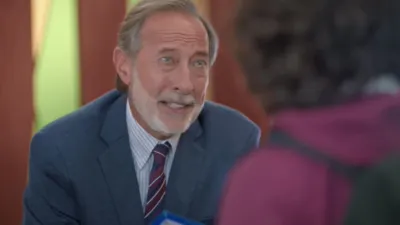 thumbnail - S3:E5 A Peck on the Lips