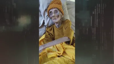 thumbnail - S4:E7 Caddy the Cadborosaurus, the Lubbock Lights, and Living Mummy