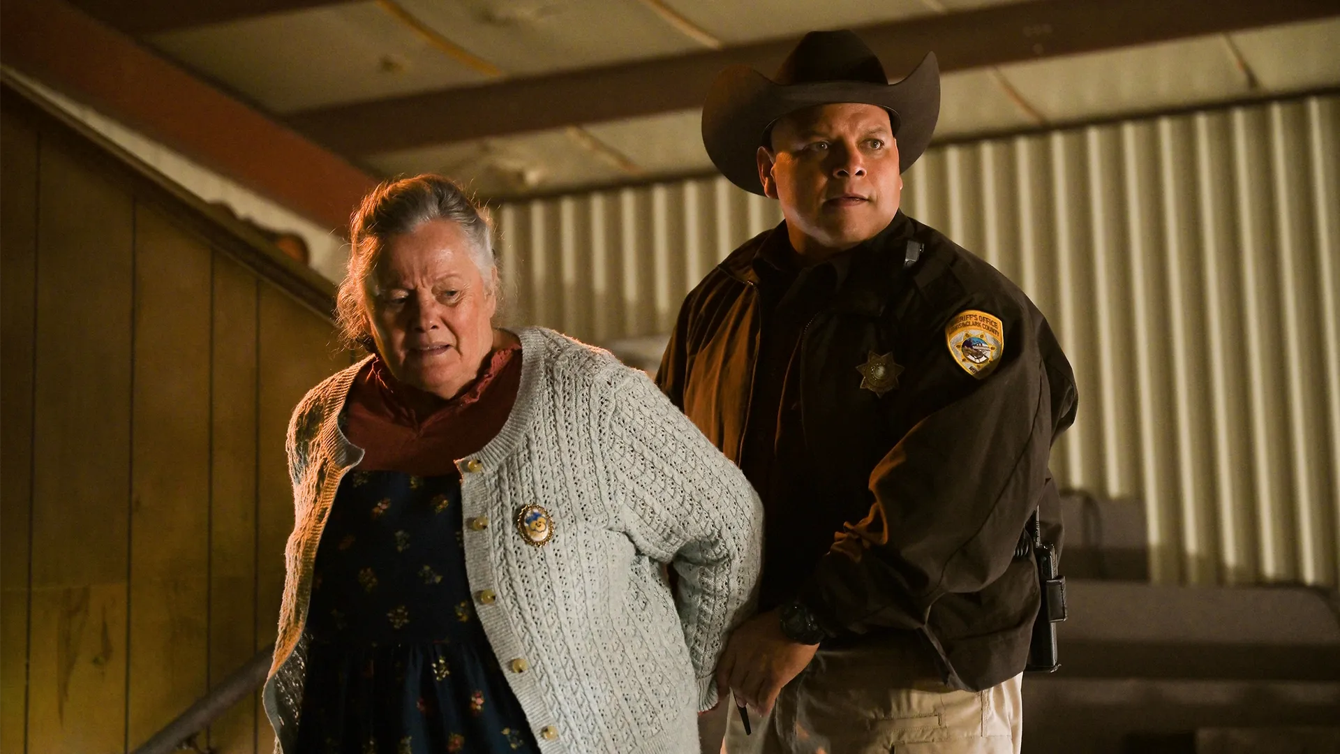 thumbnail - S3:E11 Super Foxes