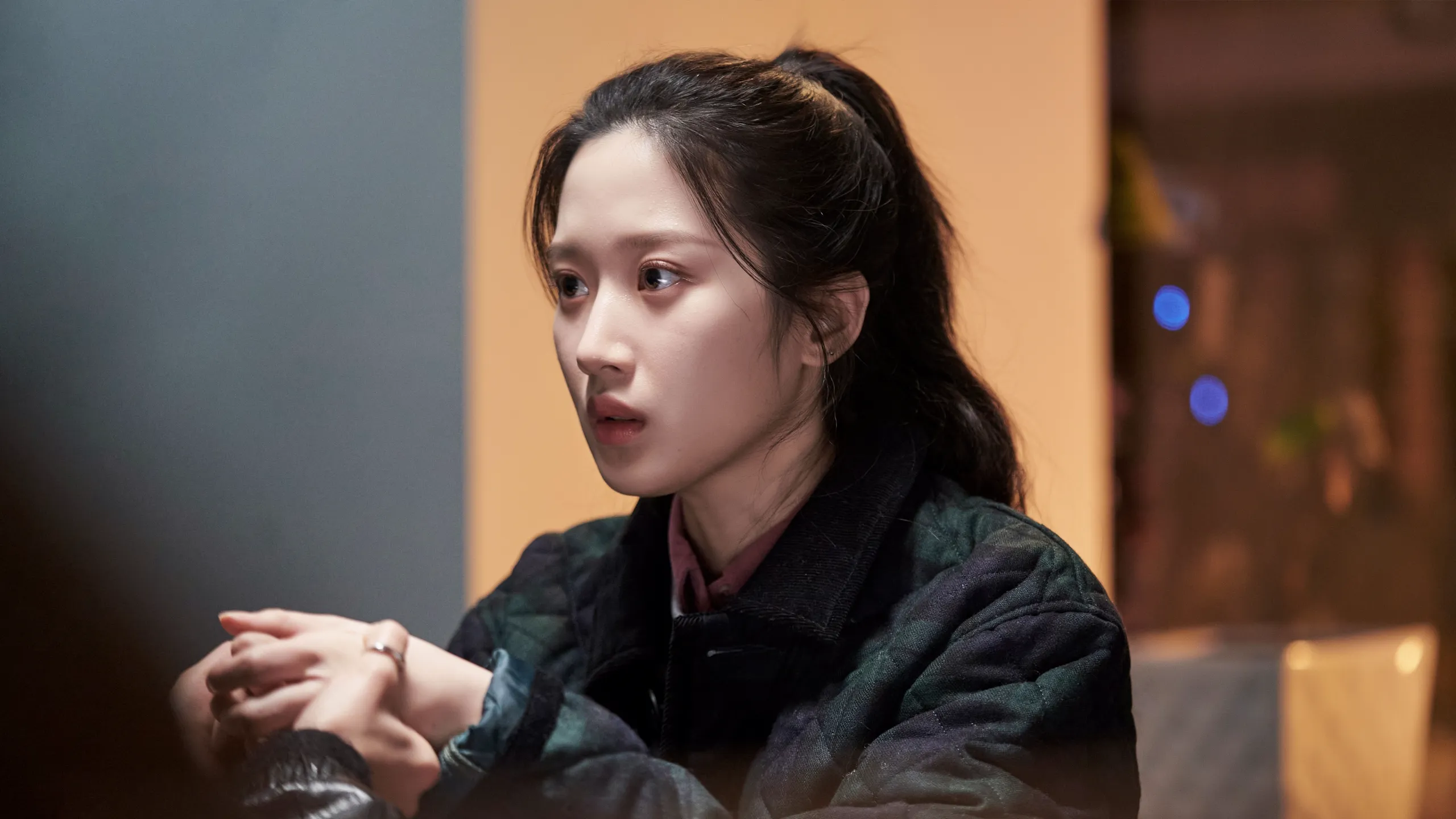 thumbnail - S1:E6 Fluttering