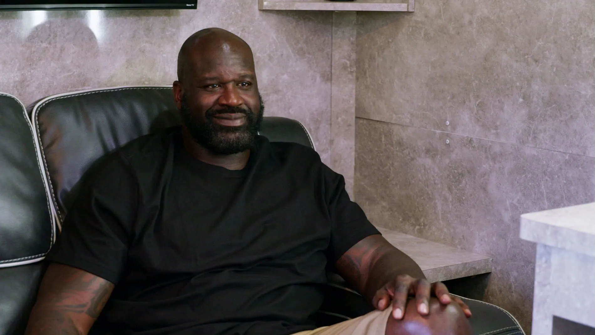thumbnail - S1:E10 Shaq's Surprise RV