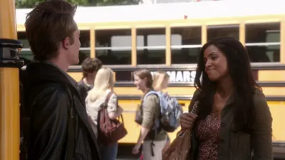 thumbnail - S1:E5 The Lookbook