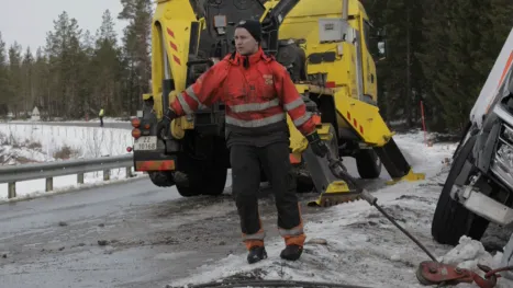 thumbnail - Ice Road Rescue