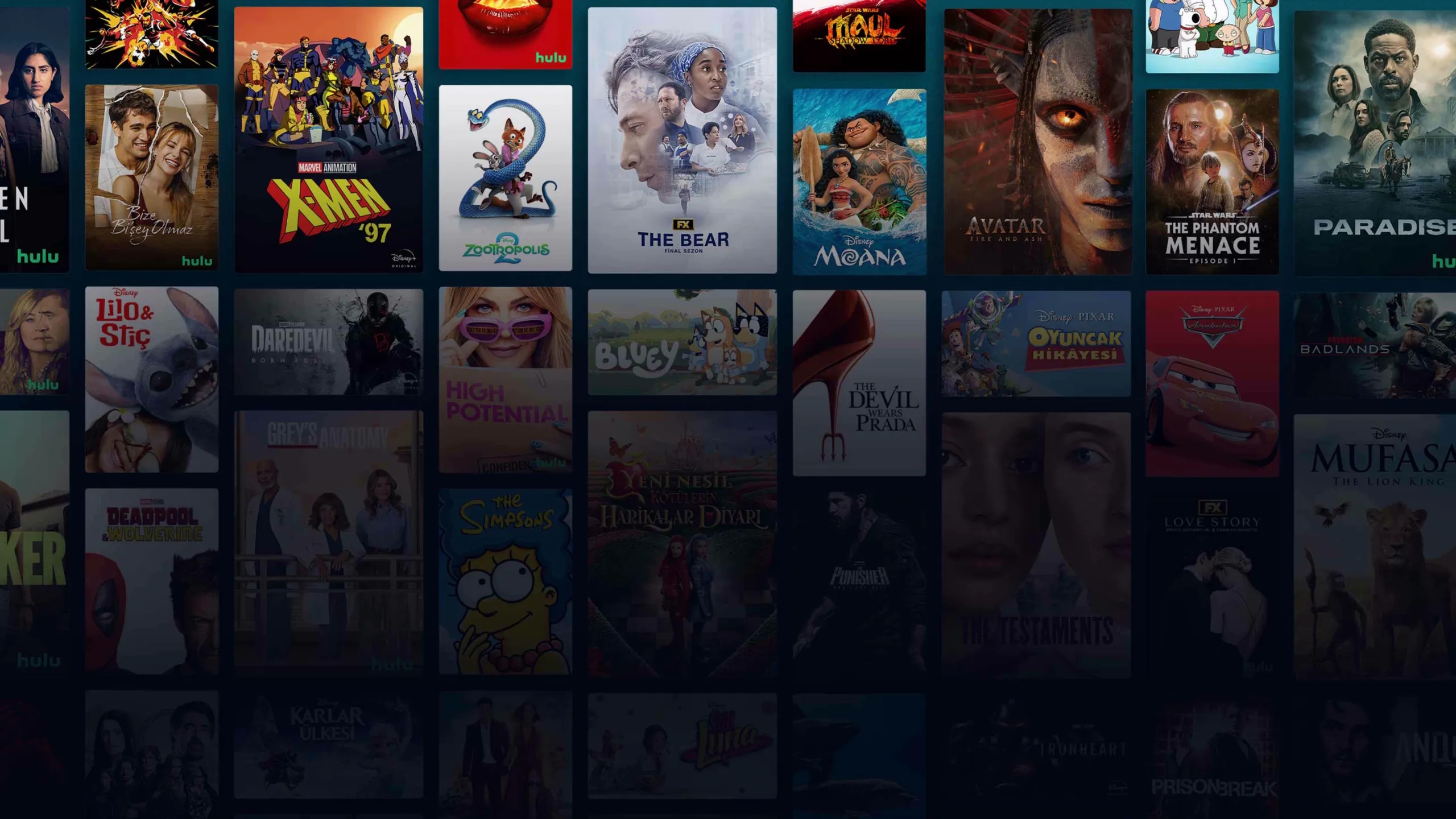 Çeşitli Disney+ içeriklerinden oluşan arka plan görüntüsü