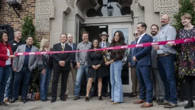 thumbnail - S1:E6 Checking In to Hotel 1928