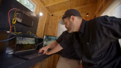 thumbnail - S4:E7 The Return