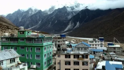 thumbnail - S1:E5 Everest Avalanche