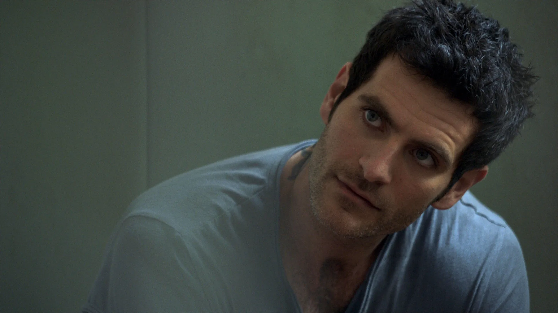 thumbnail - S3:E12 Ghosts