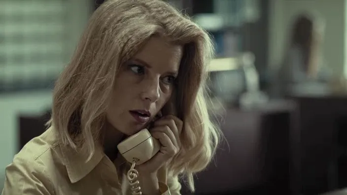 thumbnail - S1:E5 Stranger Calling