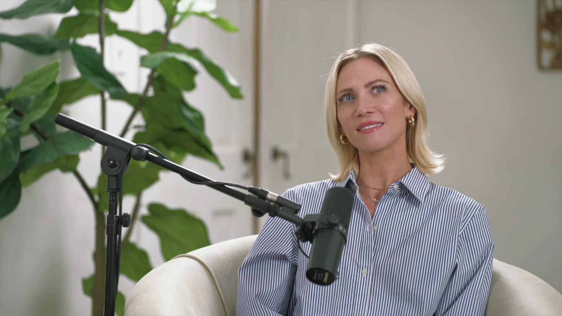 thumbnail - S1:E2 Brittany Snow on Portraying 'Mandy Matney'