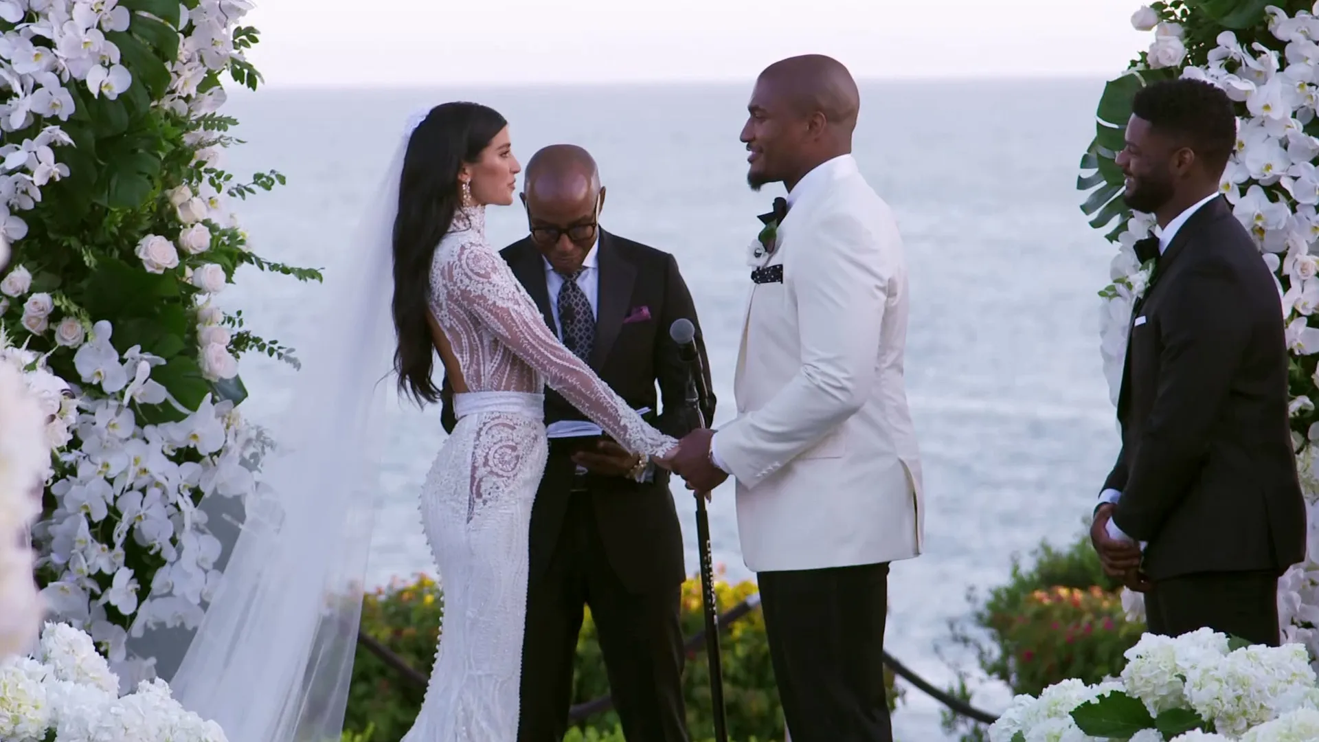 thumbnail - S3:E8 WAG Wedding Bells