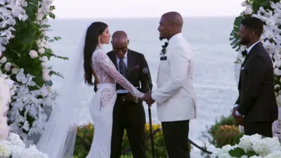 thumbnail - S3:E8 WAG Wedding Bells