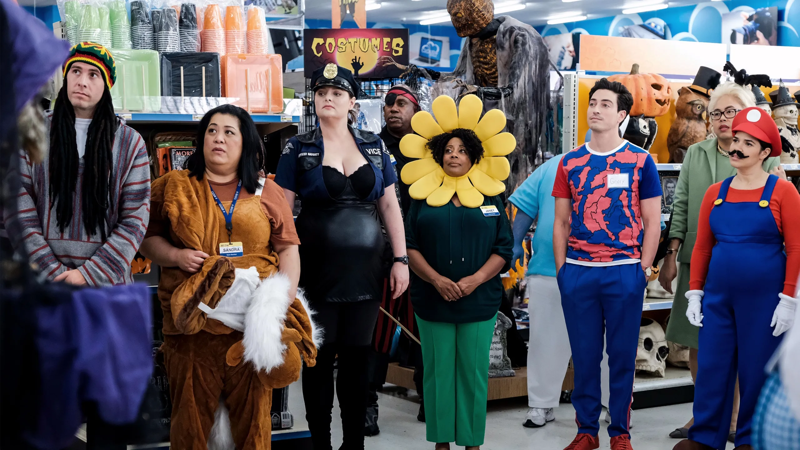thumbnail - S4:E4 Costume Competition