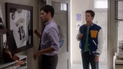 thumbnail - S1:E4 The Finger Bowl